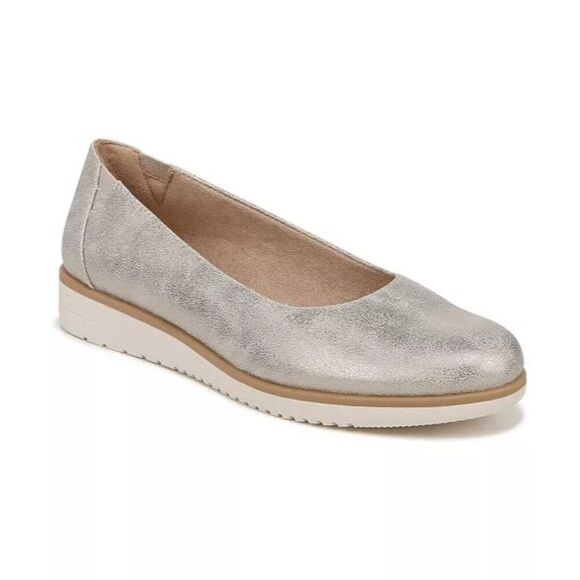 SOUL Naturalizer Shoes - SOUL Naturalizer Metallic Silver Leather Flats - Women’s 8.5